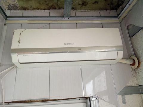Freş 45 kv 220 azn qiymət sondu tam işləkdi bina sökülür diyə satlır — Bakı