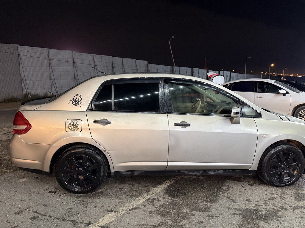 Nissan Tiida, 1.6 L, 2006 il, 351 000 km 10-UC-803 — Avtomobillər, Bakı (4)