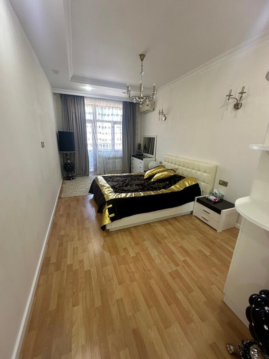 Satılır 4 otaqlı yeni tikili 229 m² — Mənzil, Bakı (10)