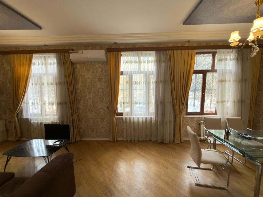 Satılır 2 otaqlı köhnə tikili 75 m² — Mənzil, Bakı (3)