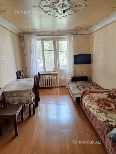 Satılır 2 otaqlı Bina evi menzil (Köhnə tikili), 60 m², Binəqədi rayonu — Apartment