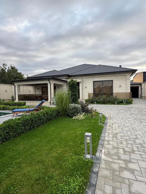 Satılır 6 otaqlı həyət evi/bağ evi 330 m² — 1 500 000 ₼ · Bakı · Ev, villa Satılır 6 otaqlı həyət evi/bağ evi 330 m² — Bakı