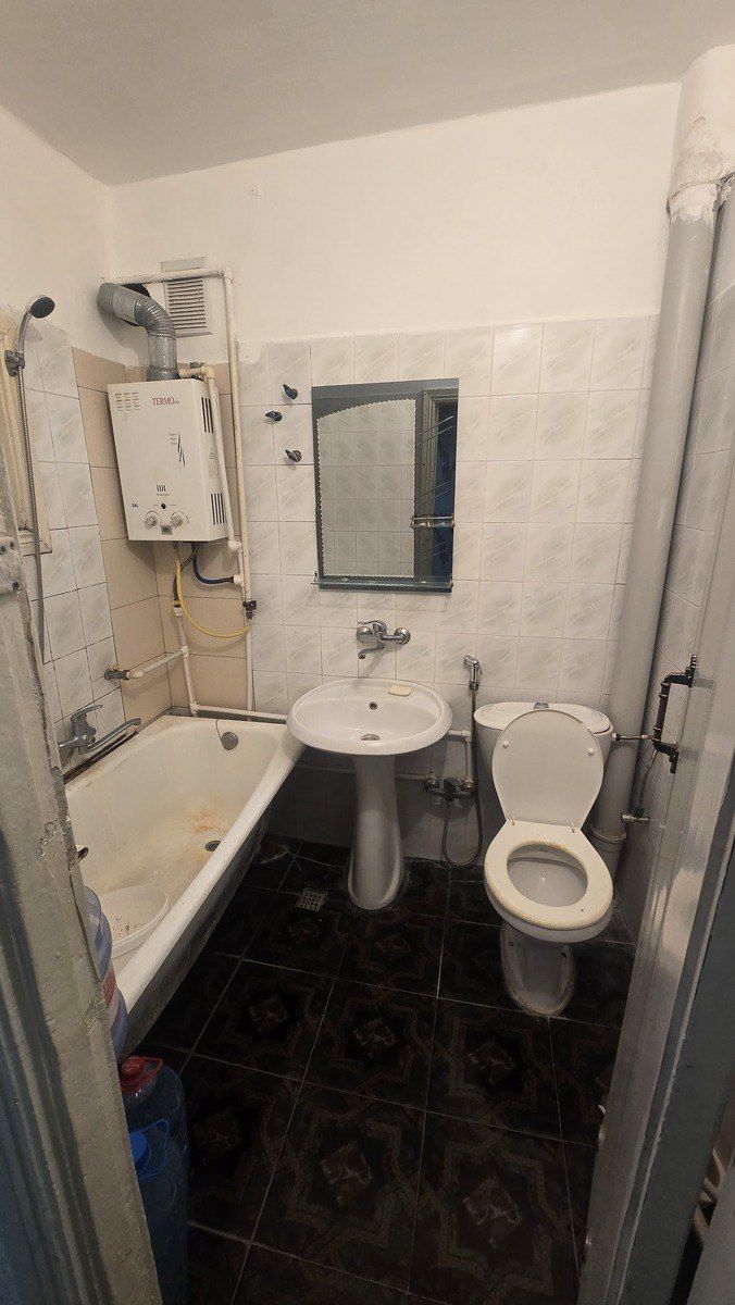 Satılır 1 otaqlı köhnə tikili 35 m² — Mənzil, Bakı (5)