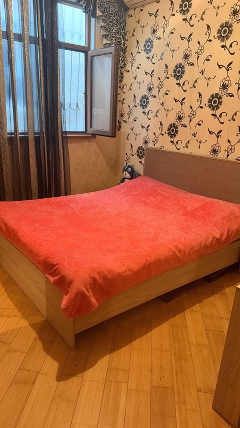 Yataq otağı mebel dəstixxcxc Tərkibi: - Çarpayı: ikinəfərlik, ağac — Bakı
