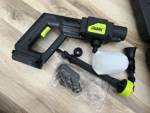 Təzədir moyka aparatıdır rahatlıqla maşınınızı yuya bilərsiniz. 3 4 — Bakı