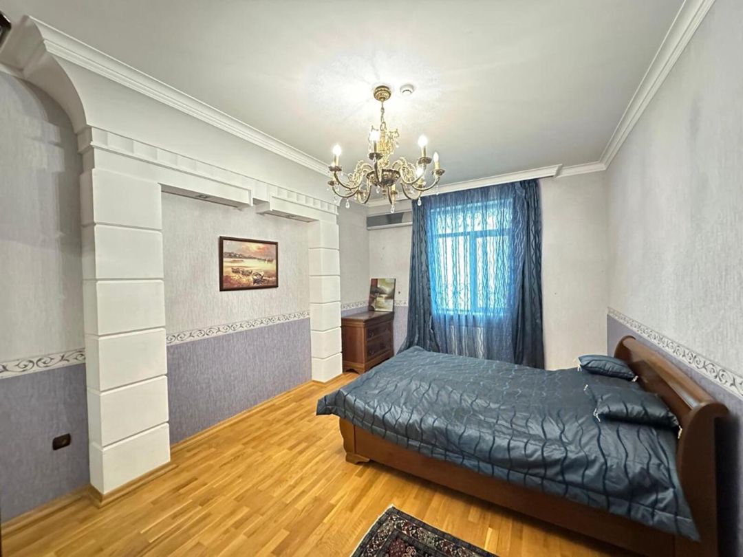 Satılır 5 otaqlı həyət evi/bağ evi 400 m² — Ev, villa, Bakı (4)