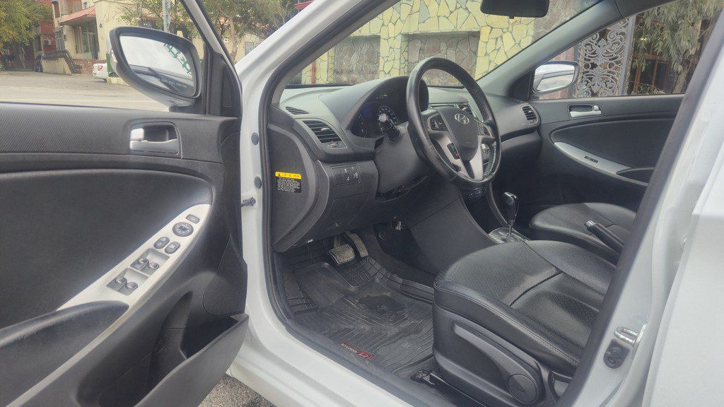 Hyundai Accent, 1.4 L, 2017 il, 165 000 km — Avtomobillər, Bakı (12)