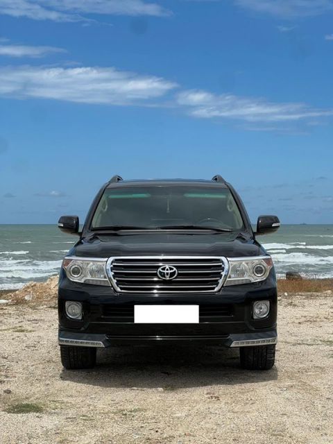Toyota Land Cruiser, 4.0 L, 2011 il, 220 000 km — 45 700 ₼ · Bakı · Avtomobillər Toyota Land Cruiser, 4.0 L, 2011 il, 220 000 km — Bakı