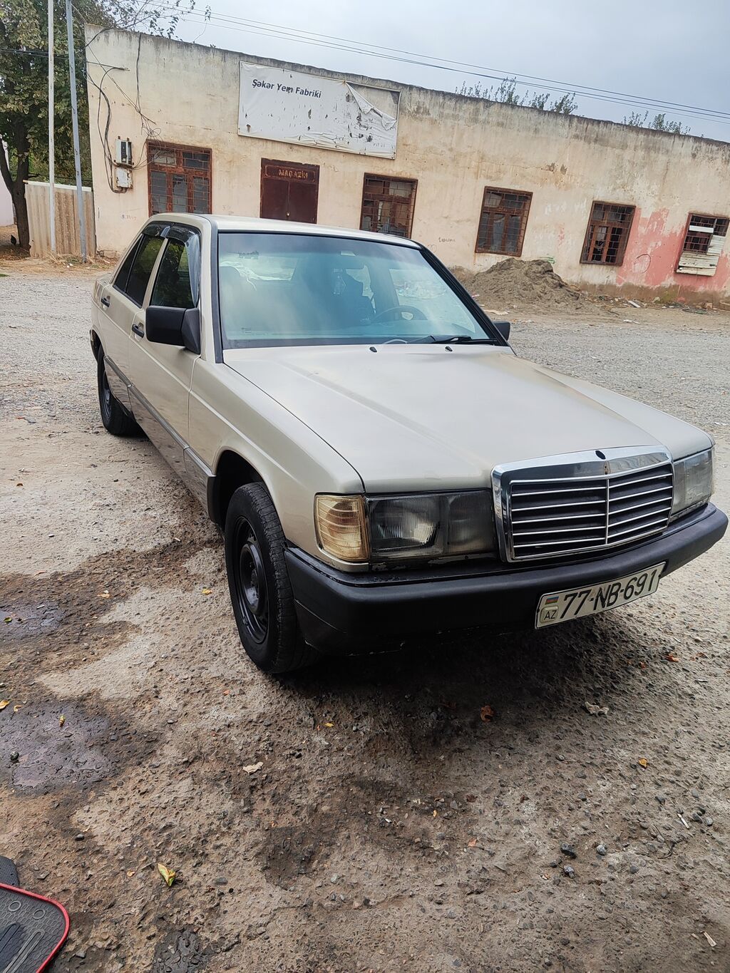 Mercedes-Benz 190 (W201) sedan - Korpus: 4 qapılı sedan 77-IB-691 — Avtomobillər, Bakı (7)