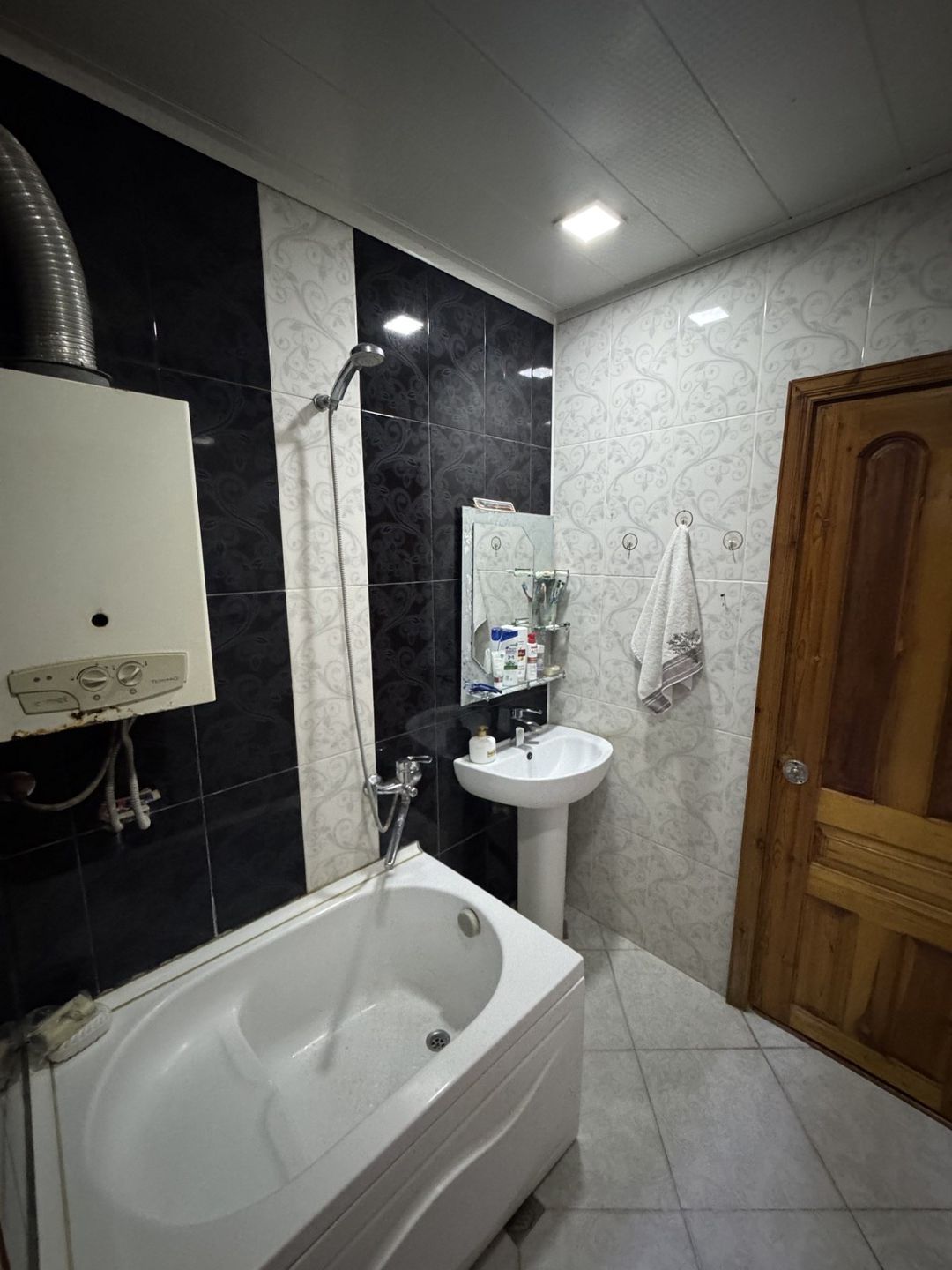 Satılır 4 otaqlı köhnə tikili 80 m² — Mənzil, Bakı (10)