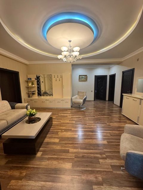 Satılır 3 otaqlı yeni tikili 140 m² — Bakı