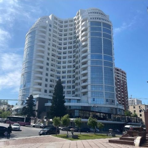 Satılır 4 otaqlı yeni tikili 168 m² — Bakı
