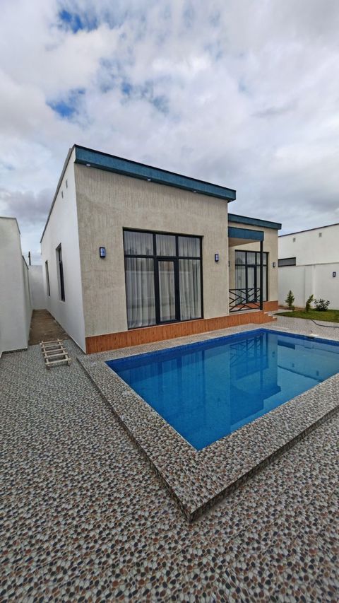 Satılır 4 otaqlı həyət evi/bağ evi 165 m² — Bakı
