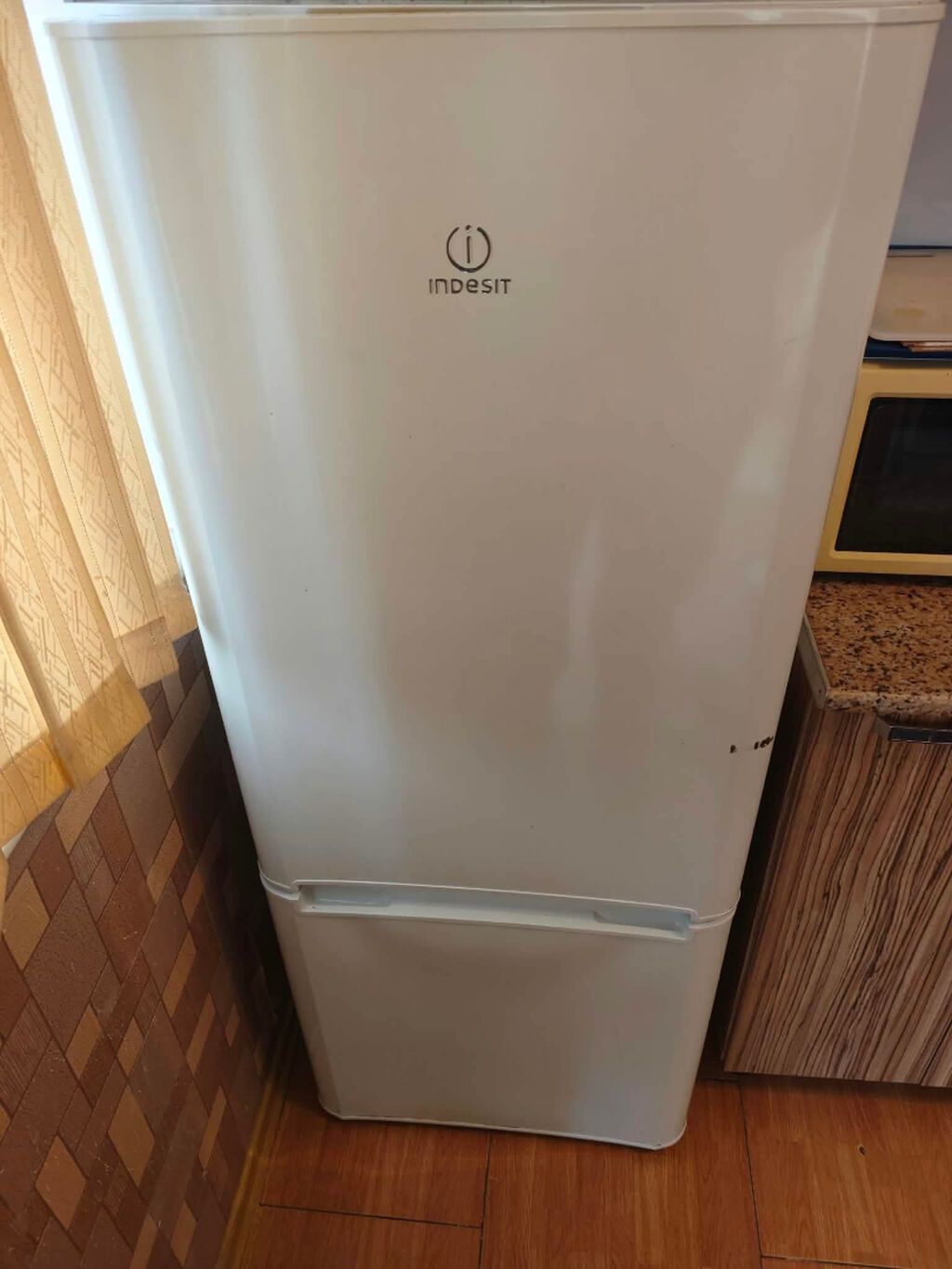 İşlənmiş 2 qapılı Indesit Soyuducu Satılır, rəng - Ağ — Soyuducular, Bakı