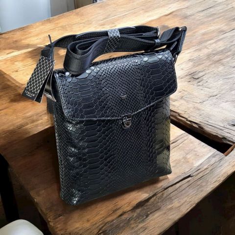 Dəri kross-bodi çanta kişilər üçün Tergan_21516_Black-Python — 213.84 ₼ · Bakı · Mallar Dəri kross-bodi çanta kişilər üçün Tergan_21516_Black-Python — Bakı