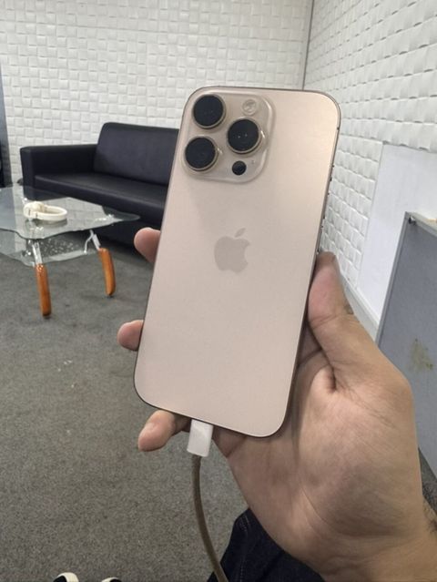 Natural Titanium, Face ID — Bakı