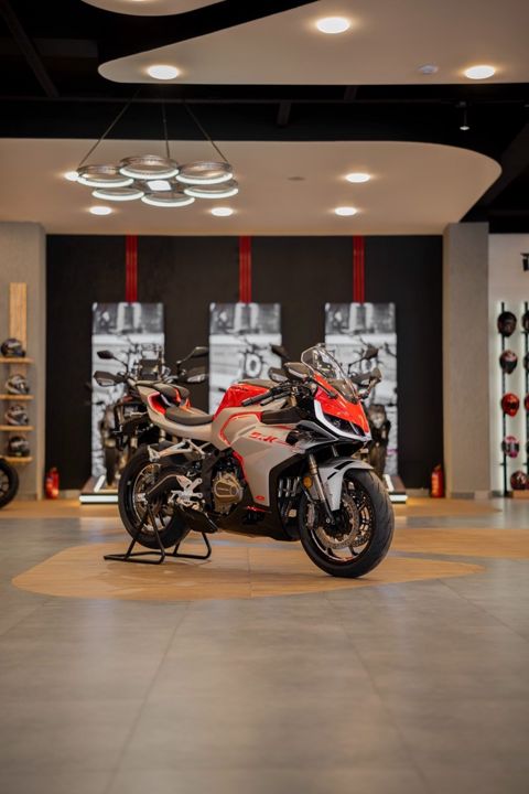 QJMotor SRK 421RR, 2026 il — 11 999 ₼ · Bakı · Motosiklet və mopedlər QJMotor SRK 421RR, 2026 il — Bakı