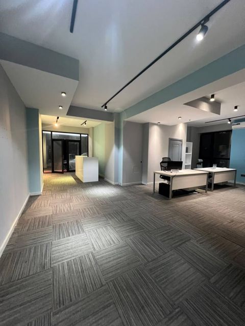 Satılır obyekt 290 m² — Bakı