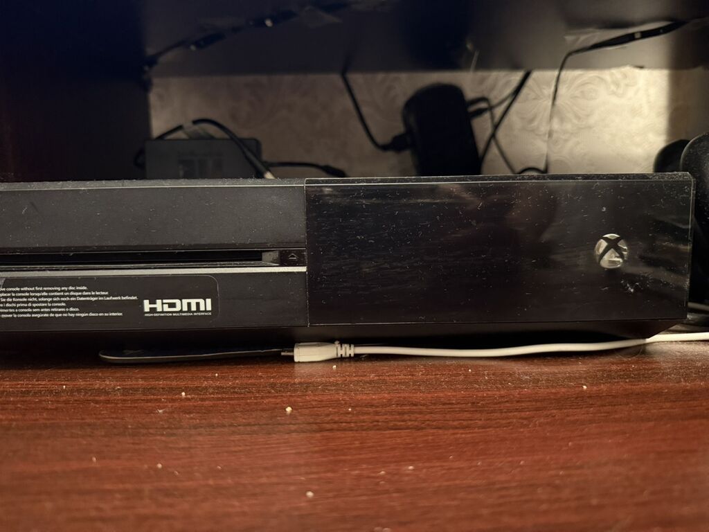 Xbox One (orijinal model) oyun konsolu - Rəng: Qara, parlaq və mat — Oyun konsolları, Bakı (3)