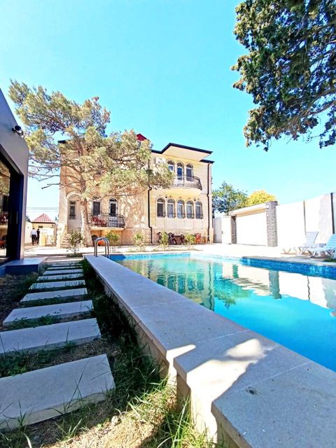 Satılır 6 otaqlı həyət evi/bağ evi 350 m² — 329 000 ₼ · Bakı · Ev, villa Satılır 6 otaqlı həyət evi/bağ evi 350 m² — Bakı