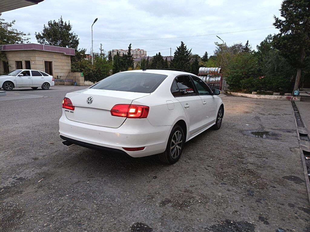 Volkswagen Jetta, 2.0 L, 2013 il, 230 000 km — Avtomobillər, Sumqayıt (6)