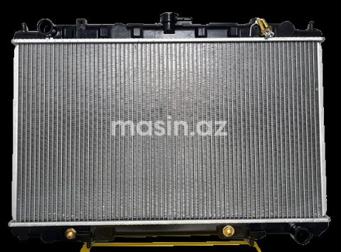 Nissan Sunny- Su radiatoru — Запчасти и аксессуары