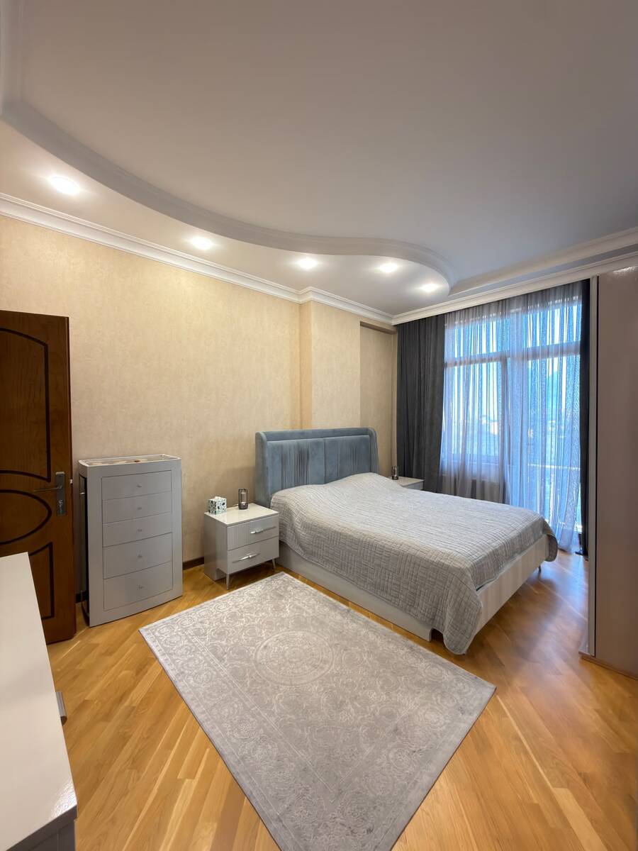Satılır 4 otaqlı yeni tikili 210 m² — Mənzil, Bakı (8)