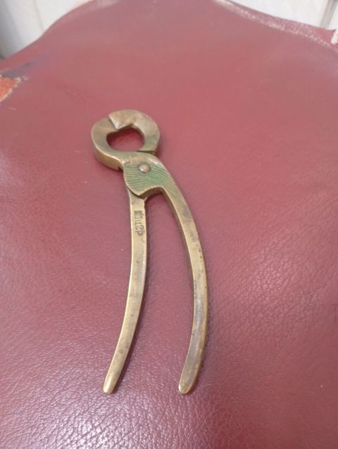 Misinqdan hazırlanmış qabıqqıran/şabalıdyan açacağı - Material: bərk — 5 ₼ · Bakı · Qablar və mətbəx əşyaları Misinqdan hazırlanmış qabıqqıran/şabalıdyan açacağı - Material: bərk — Bakı