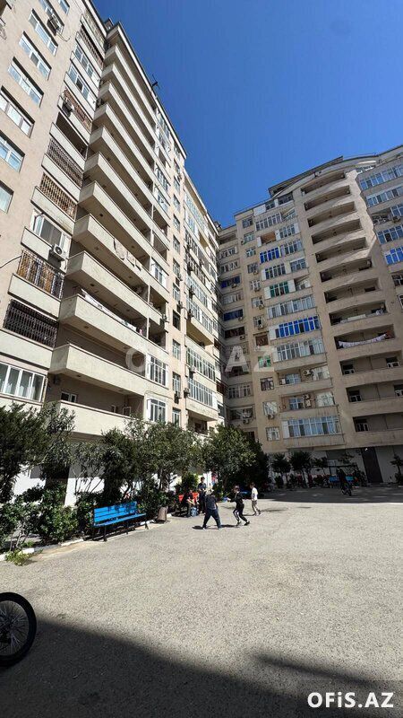 Yeni tikili Satılır Nizami r., 8-ci kilometr q., 3 otaq, 105 m² — Bakı