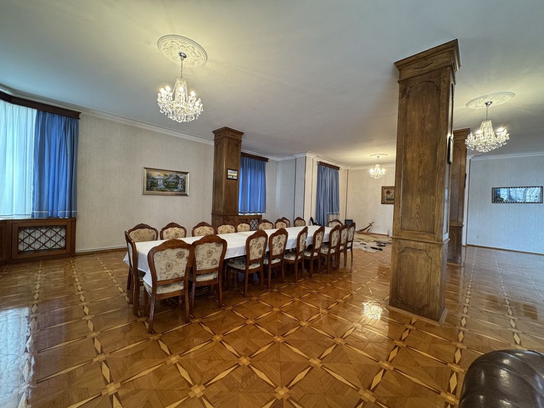 Satılır 7 otaqlı köhnə tikili 700 m² — Mənzil, Bakı (7)