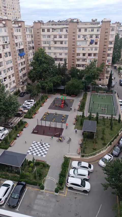 Satılır 4 otaqlı köhnə tikili 95 m² — Bakı