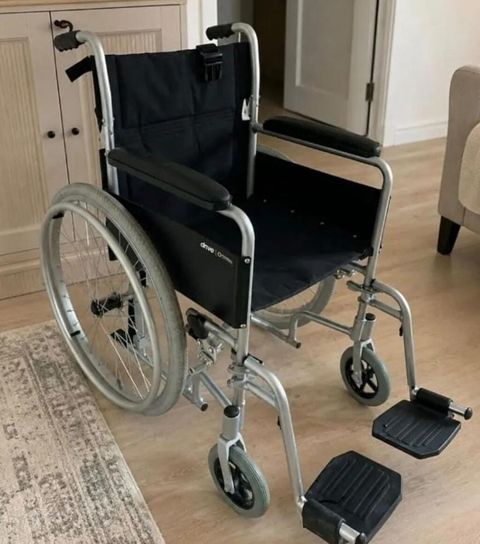Əlil arabası cəmi 3 dəfə sürülüb. Qiyməti 200 manat. Ünvan Binəqədi — 200 ₼ · Bakı, Nərimanov · Əlil arabalar Əlil arabası cəmi 3 dəfə sürülüb. Qiyməti 200 manat. Ünvan Binəqədi — Bakı