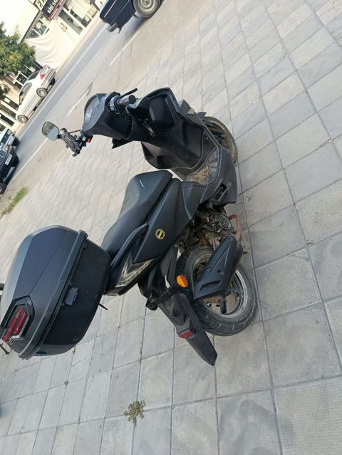 Şəhər içi sürüş üçün praktik skuter - Rəng: mat qara - Korpus — 700 ₼ · Sabirabad · Mopedlər və skuterlər Şəhər içi sürüş üçün praktik skuter - Rəng: mat qara - Korpus — Sabirabad