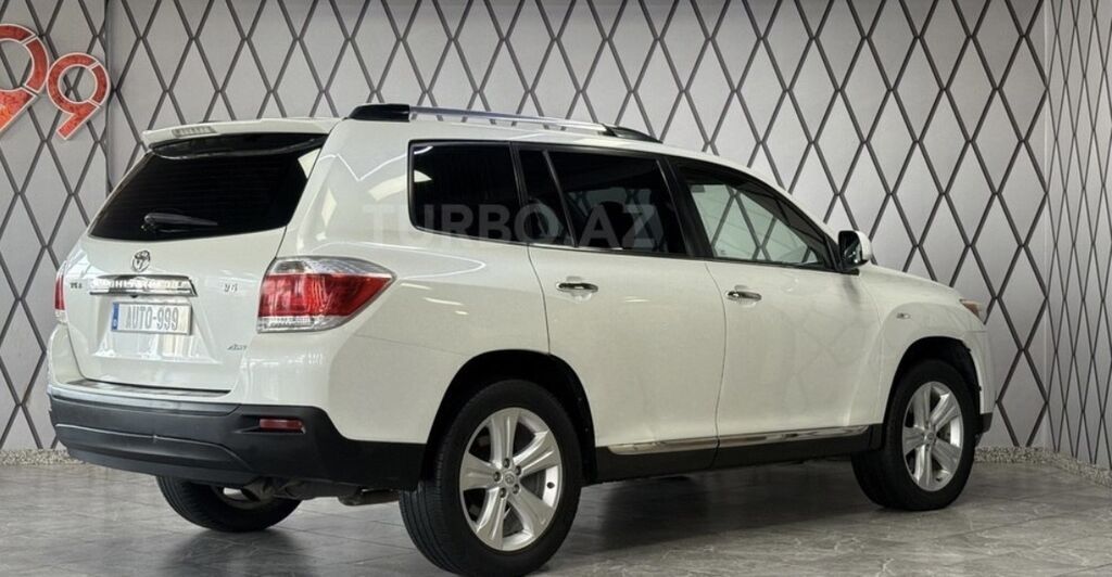 Toyota Highlander – ağ rəngli, 7 yerlik geniş krossover/SUV. Əsas — Avtomobillər, Bakı (7)