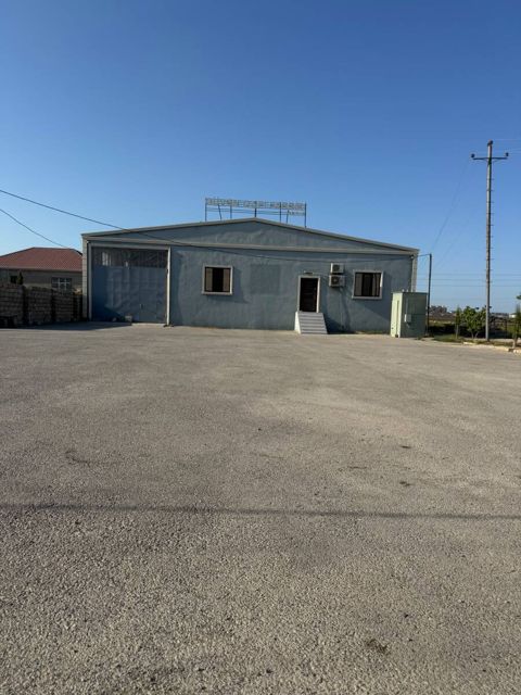 Satılır obyekt 1365 m² — Bakı