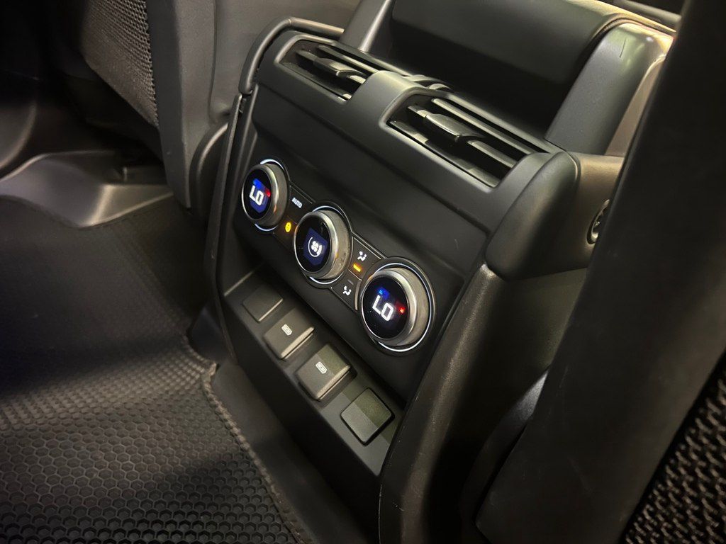 Land Rover Defender, 3.0 L, 2023 il, 56 000 km — Avtomobillər, Bakı (11)