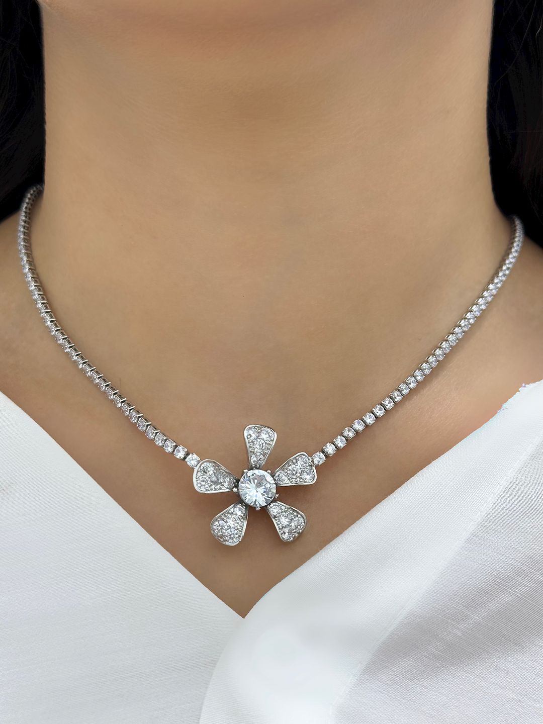 Boyunbağı ST07740 gümüşü — Mallar, Bakı