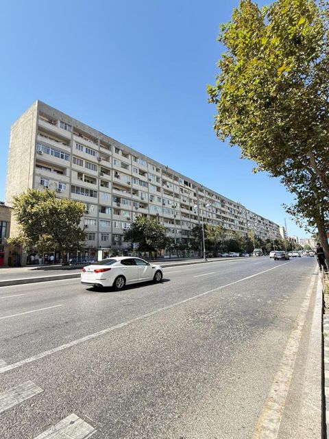 Satılır 3 otaqlı köhnə tikili 85 m² — Bakı