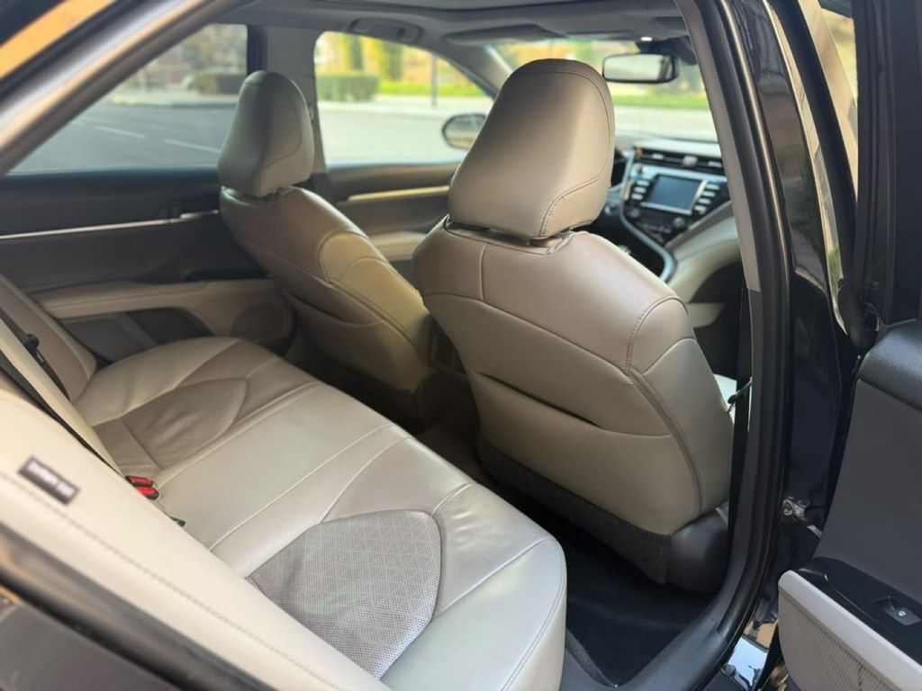 Toyota Camry, 2.5 L, 2018 il, 180 000 km — Avtomobillər, Bakı (12)