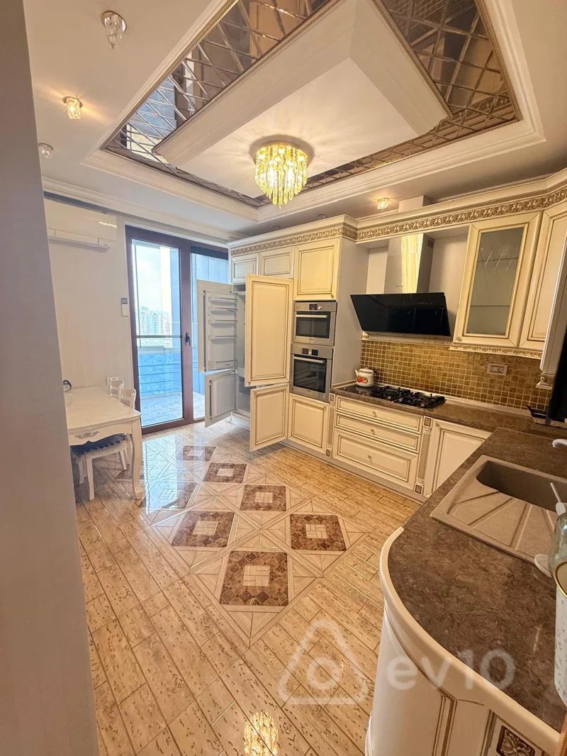 3 otaqlı mənzil, 140 m², Tələt Şıxəliyev — kirayə — Mənzil, Bakı (12)