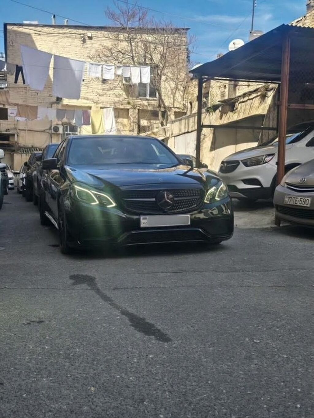 Mercedes-Benz E‑Class sedan – AMG paketli, qara rəngdə. Əsas — Avtomobillər, Bakı (2)