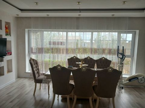 Satılır 4 otaqlı həyət evi/bağ evi 156 m² — 180 000 ₼ · Bakı · Ev, villa Satılır 4 otaqlı həyət evi/bağ evi 156 m² — Bakı