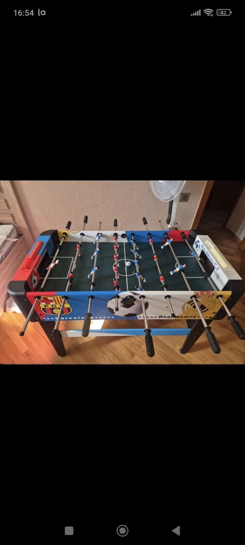 Stolüstü futbol (foosball) oyunu – Barcelona və Real Madrid temalı — isgender