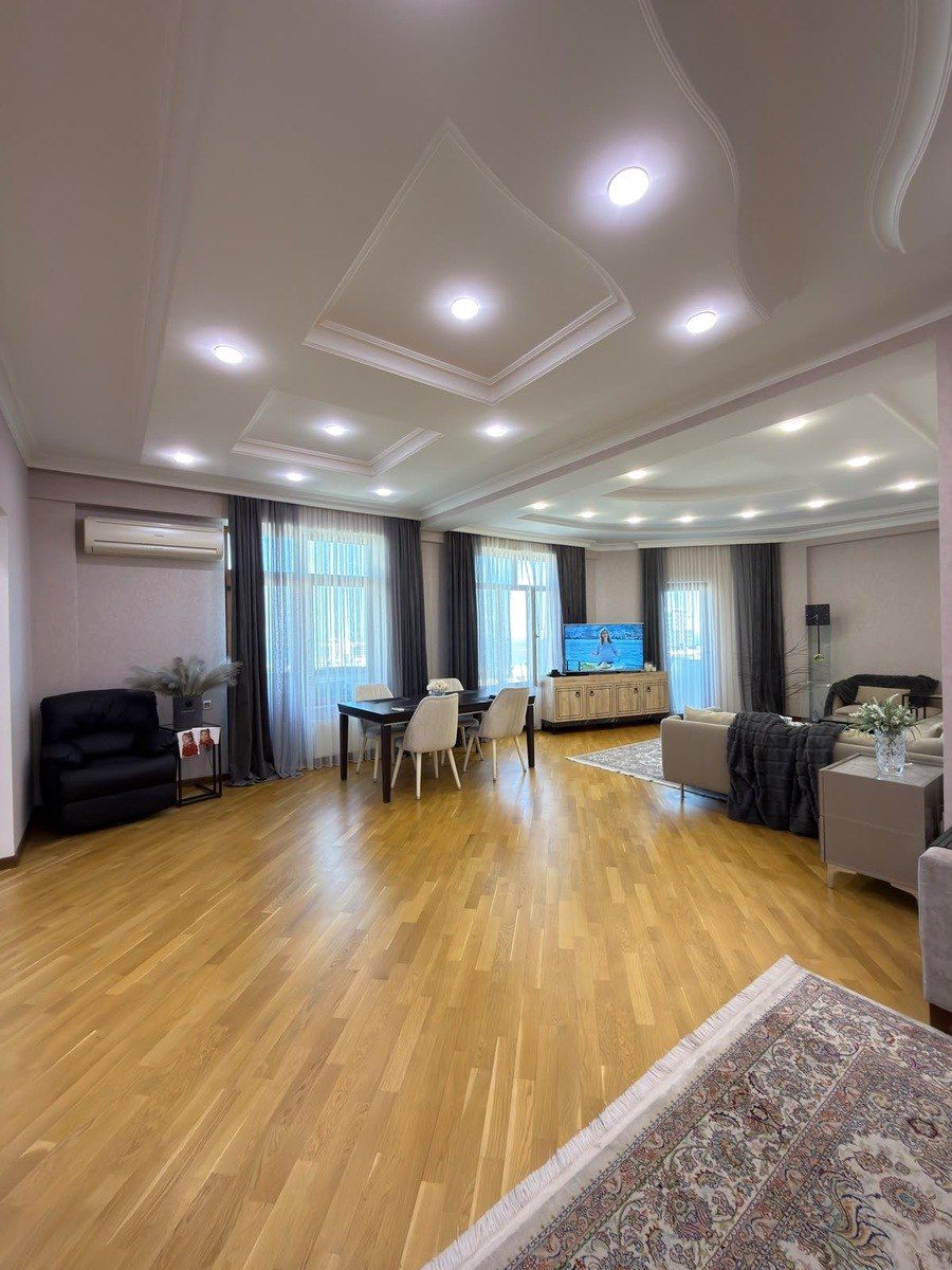 Satılır 4 otaqlı yeni tikili 210 m² — Mənzil, Bakı (2)