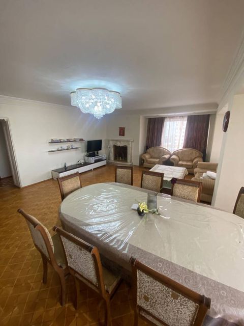 İcarəyə verilir 3 otaqlı köhnə tikili 110 m² — Bakı