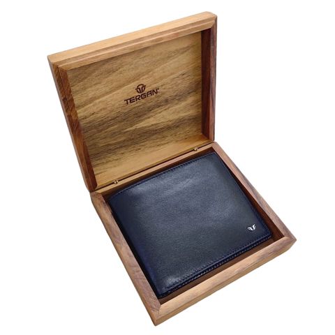 Kişilər üçün dəri pul kisəsi Tergan 1464 Qara — 92.44 ₼ · Bakı · Mallar Kişilər üçün dəri pul kisəsi Tergan 1464 Qara — Bakı