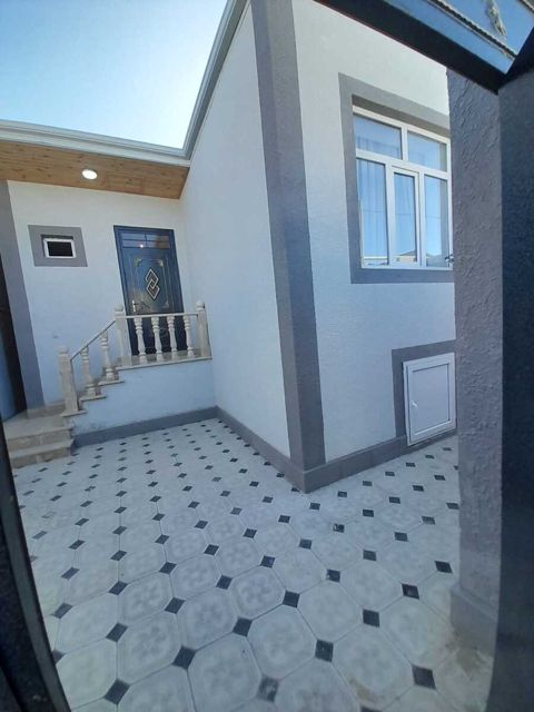Satılır 2 otaqlı həyət evi/bağ evi 40 m² — 70 000 ₼ · Bakı · Ev, villa Satılır 2 otaqlı həyət evi/bağ evi 40 m² — Bakı