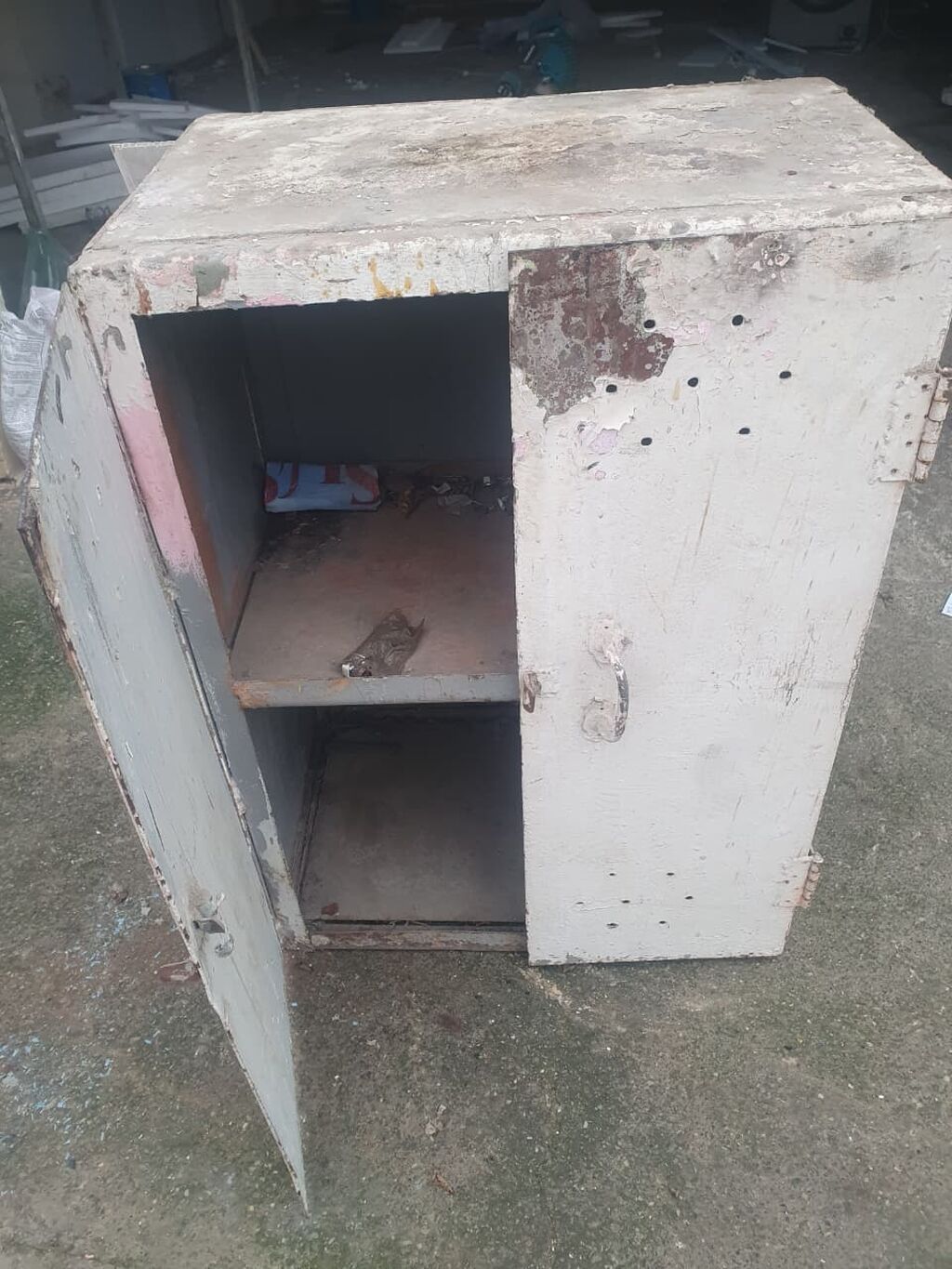 Boyaya ehtiyacj var qeweng agir seyifdi Metall şkaf – iki qapılı — Şkaflar, Masazır (3)