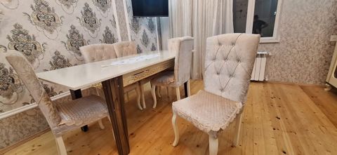 Masa dəsti açılıb bağlanan masa 8stulla satılır 400₼. Çox az istifadə — Bakı