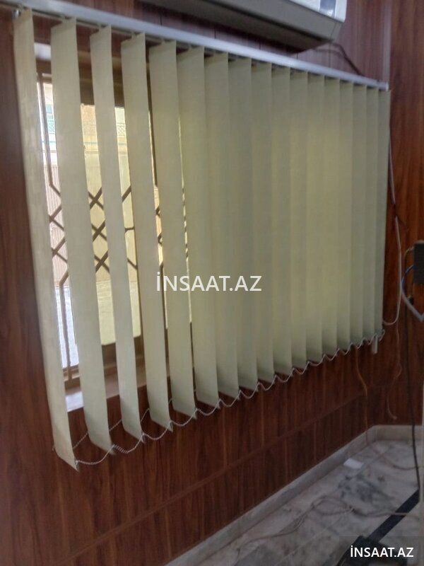 Vertikal jaluz perde — Pəncərələr, qapılar, balkonlar, Bakı (2)